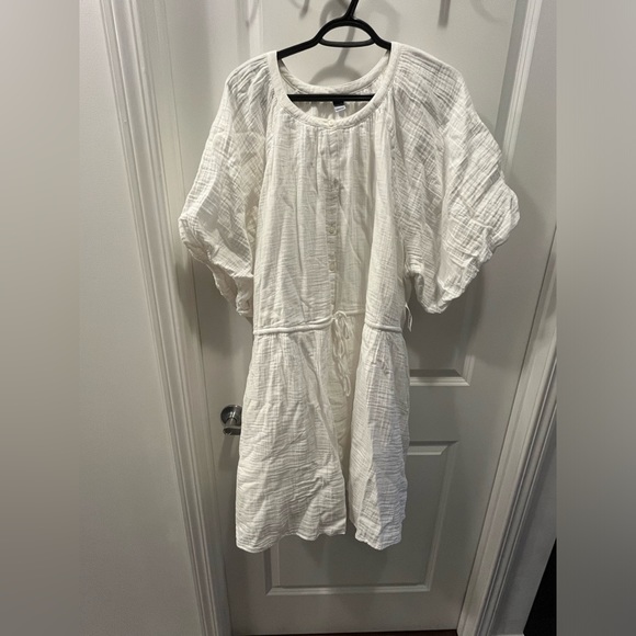 White dress old navy - Picture 1 of 9